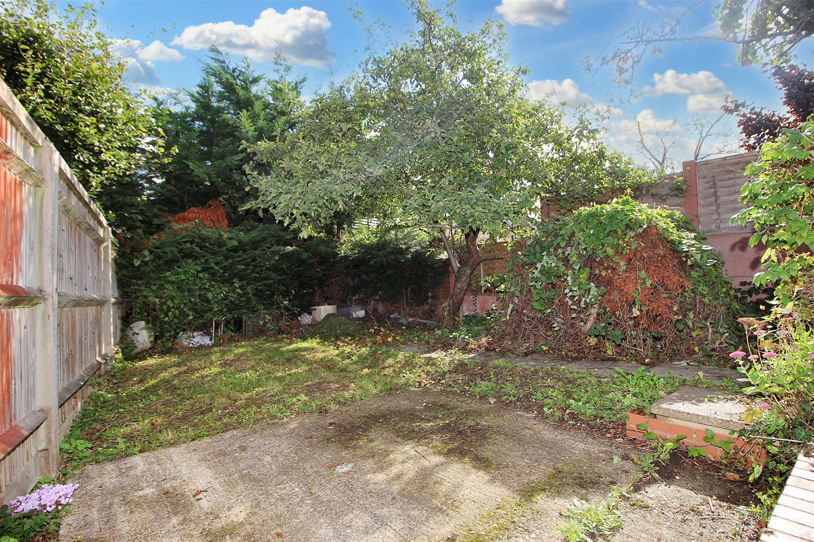 Links Drive, Tilehurst, Reading